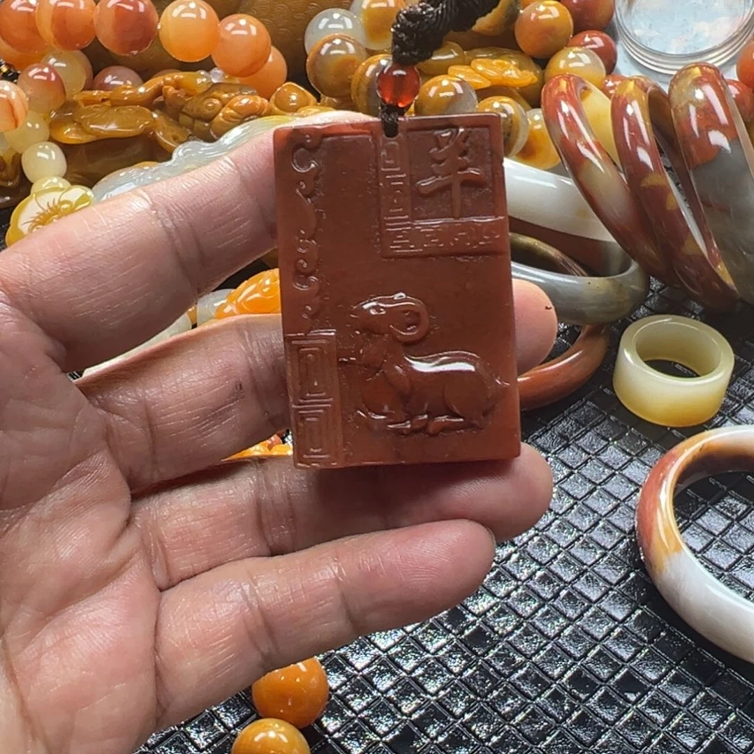 石英质玉未镶嵌颈饰