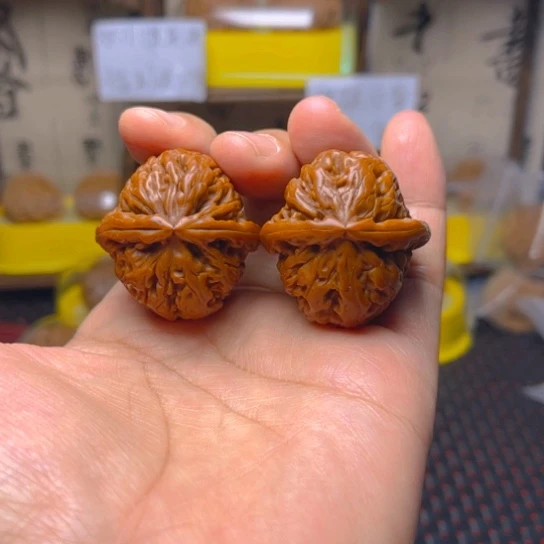 吊坠文玩核桃白狮