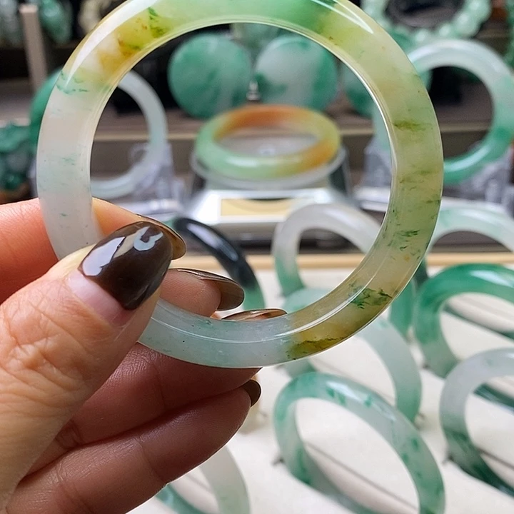 石英质玉（非洲翠）未镶嵌手镯