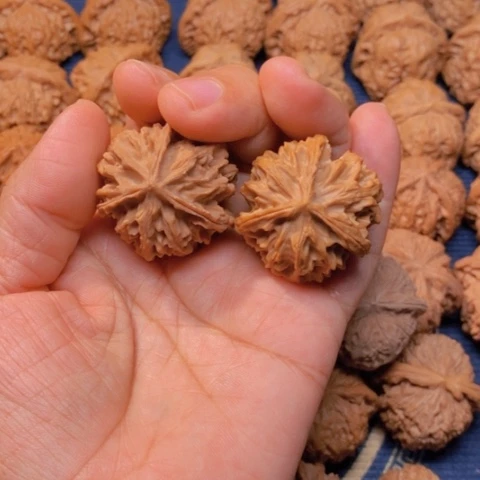 【闪购商品】吊坠文玩核桃J*?三棱37