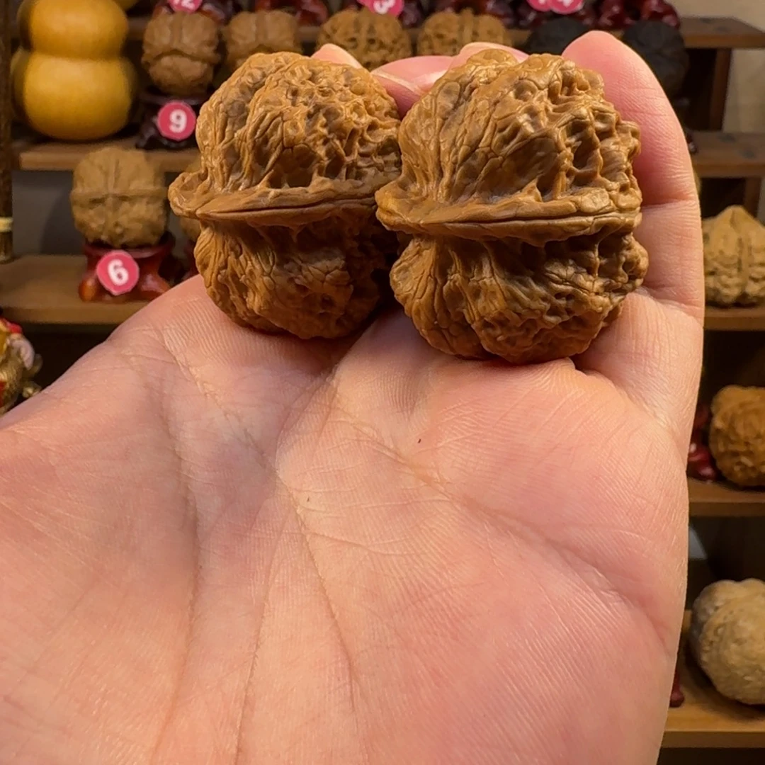 核桃铁核桃把件鬼虎金蟾