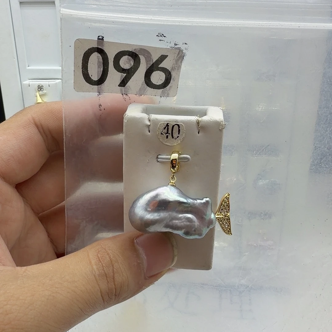 淡水珍珠颈饰合金