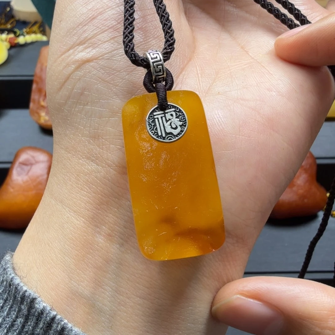 琥珀吊坠(赠链)未镶嵌