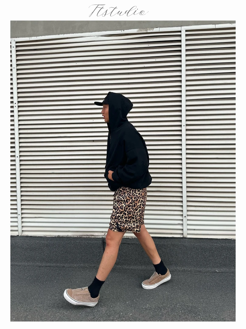 Ttstudio【野豹】双面轻量凉感速干尼龙通勤运动宽松豹纹4.5分短裤