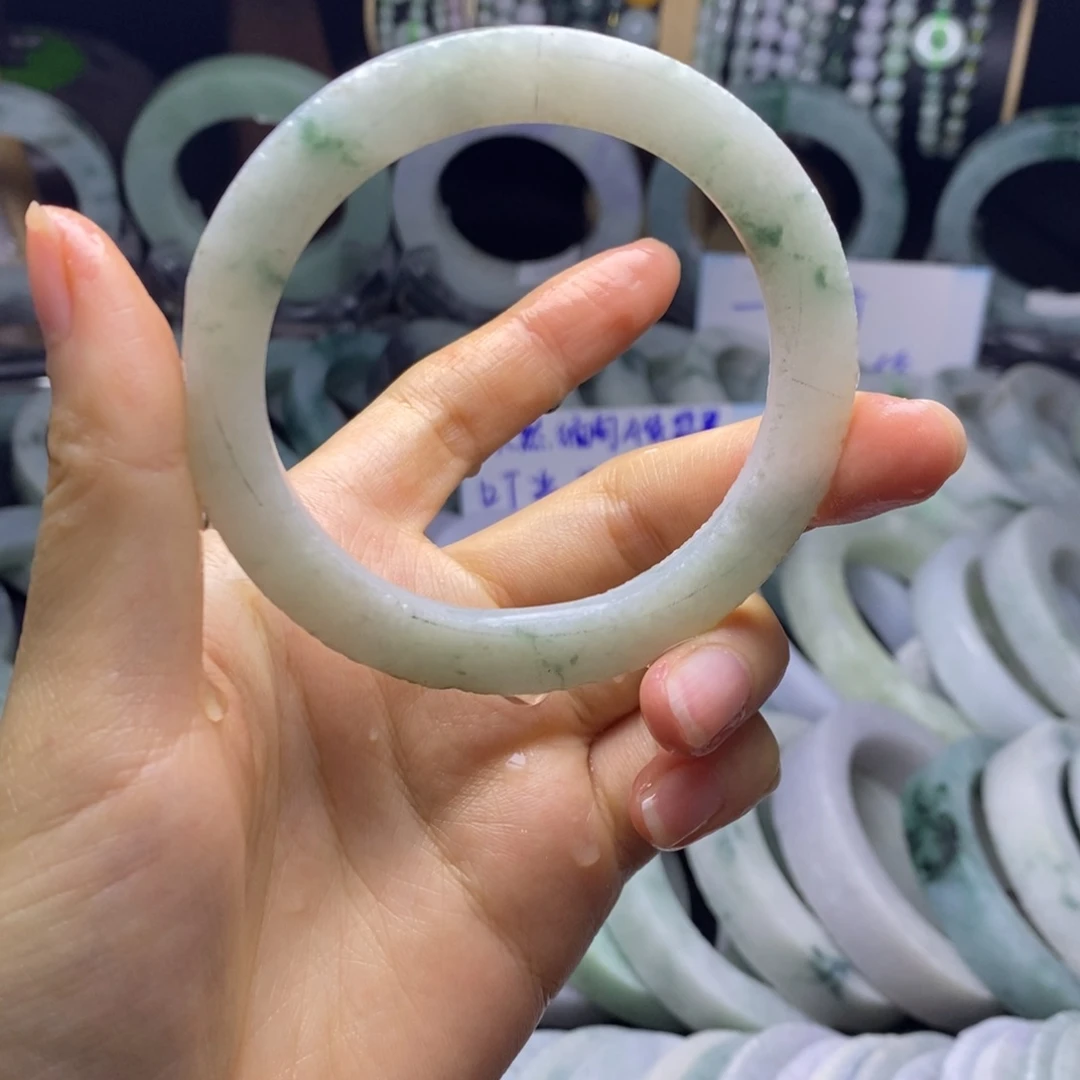 定制翡翠未镶嵌手镯