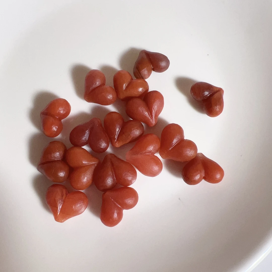 天然南红玛瑙爱心屁桃通孔裸石（1件）多样性发一