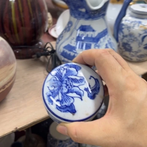 阳***蓟瓷片瑕疵瓷片不退不换。。。。。。。。