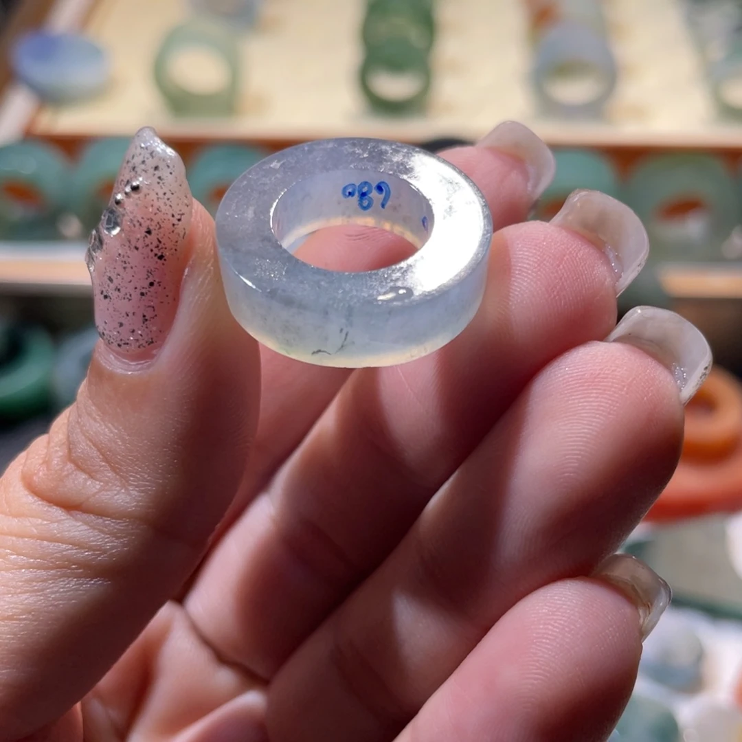 蛋****定制翡翠未镶嵌天然翡翠