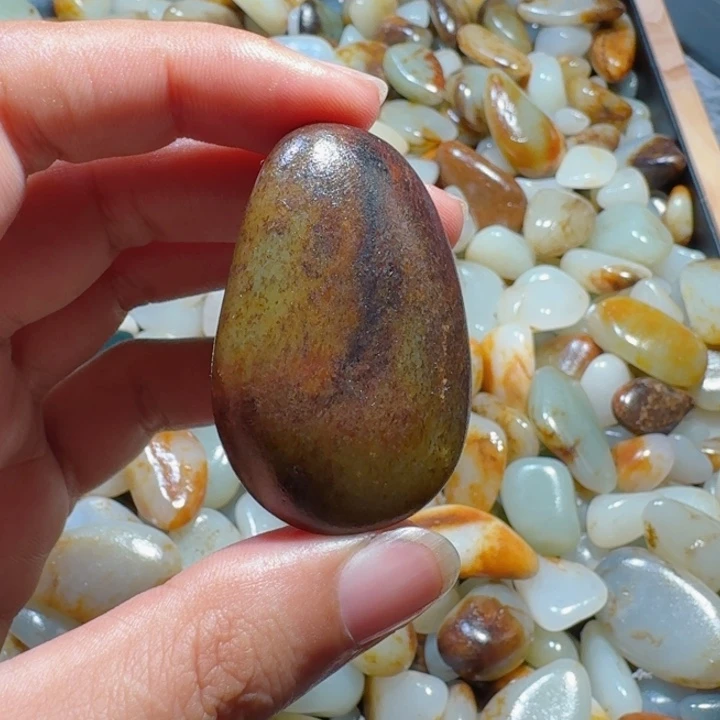 颈饰未镶嵌和田玉（糖玉）35克