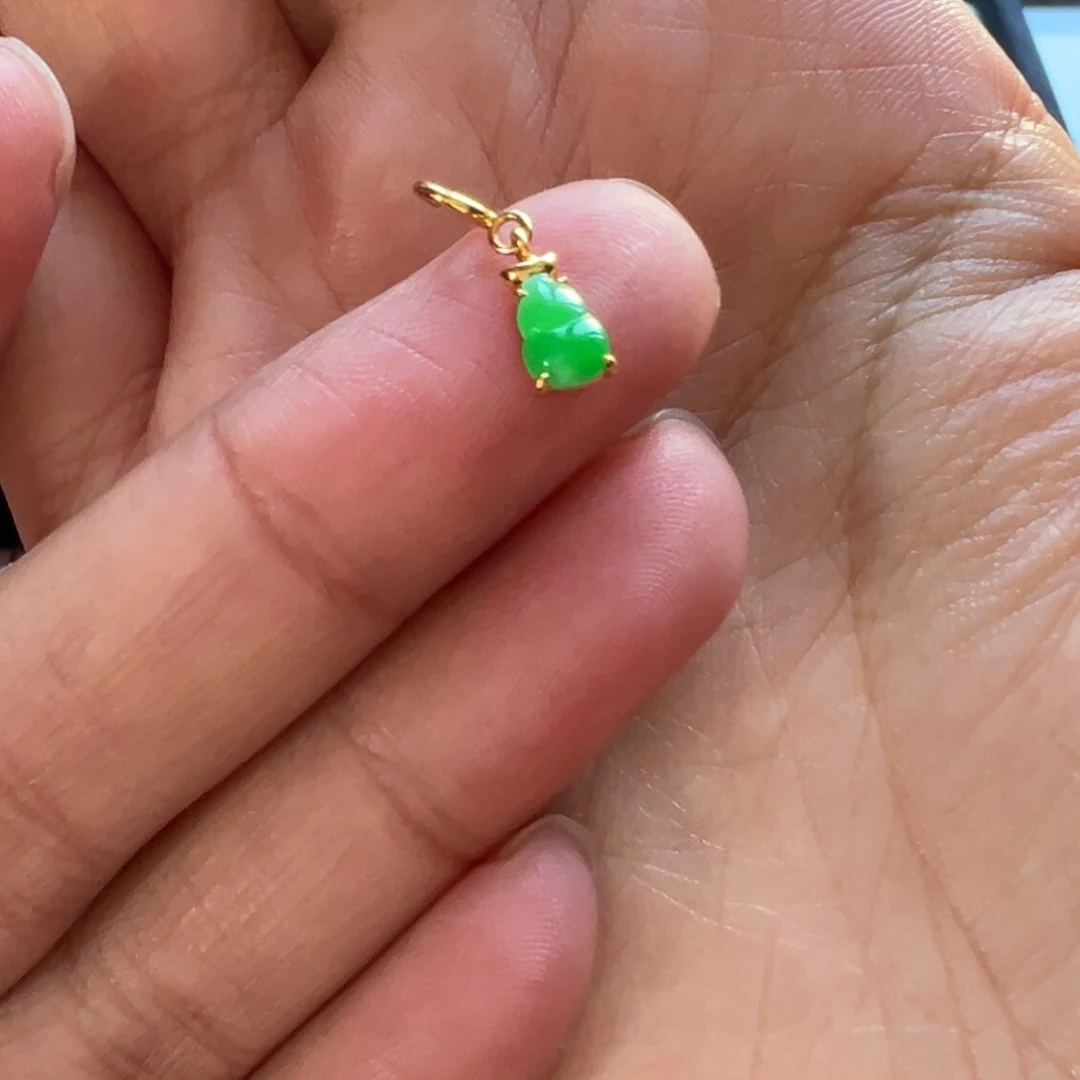 翡翠颈饰18K金镶嵌红*翡翠