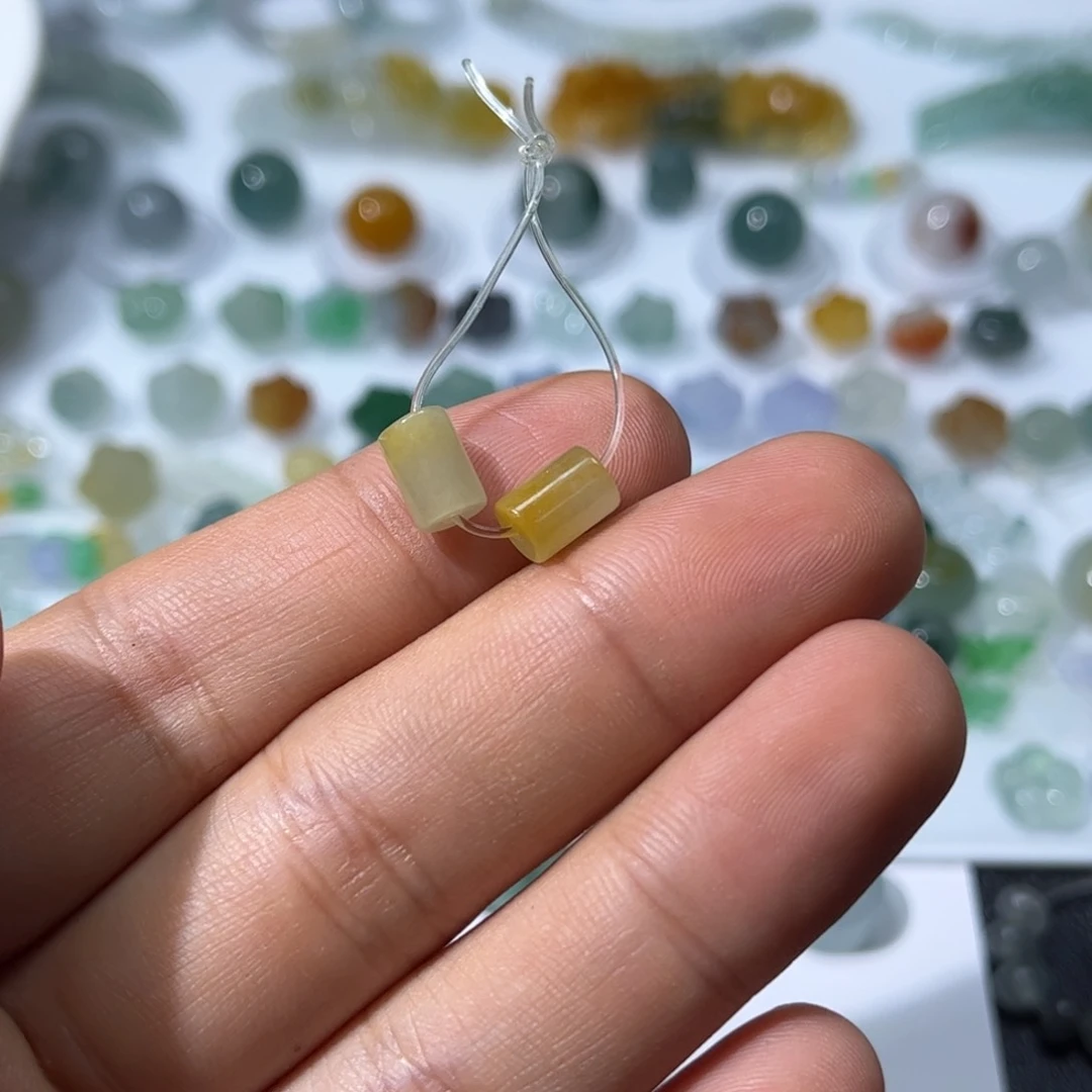 翡翠未镶嵌颈饰桶珠
