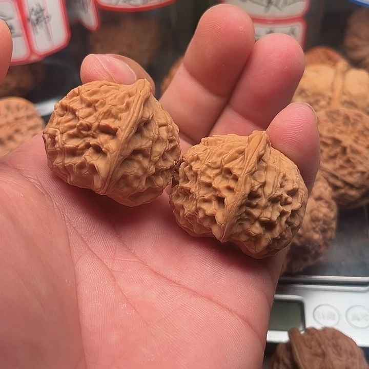 把件文玩核桃延庆元宝