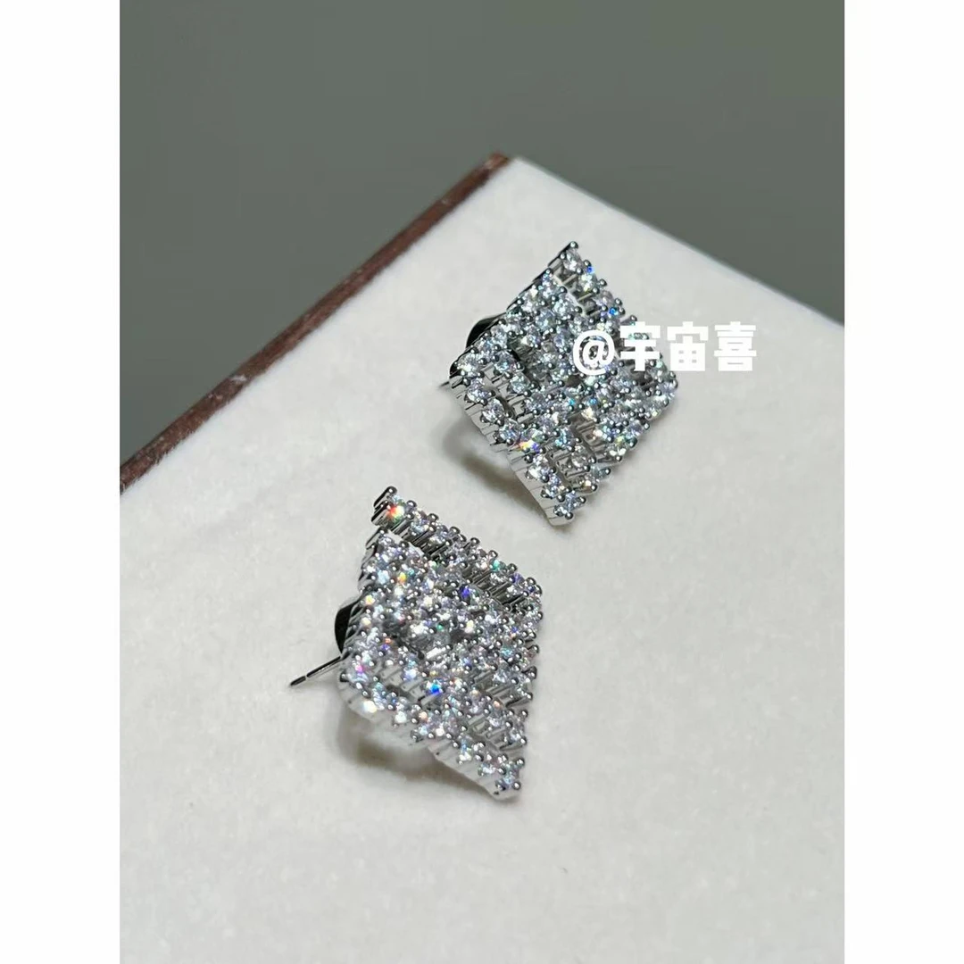 铜合金锆石耳饰  Q4-068【爆闪双排字母小m极简白锆耳钉】