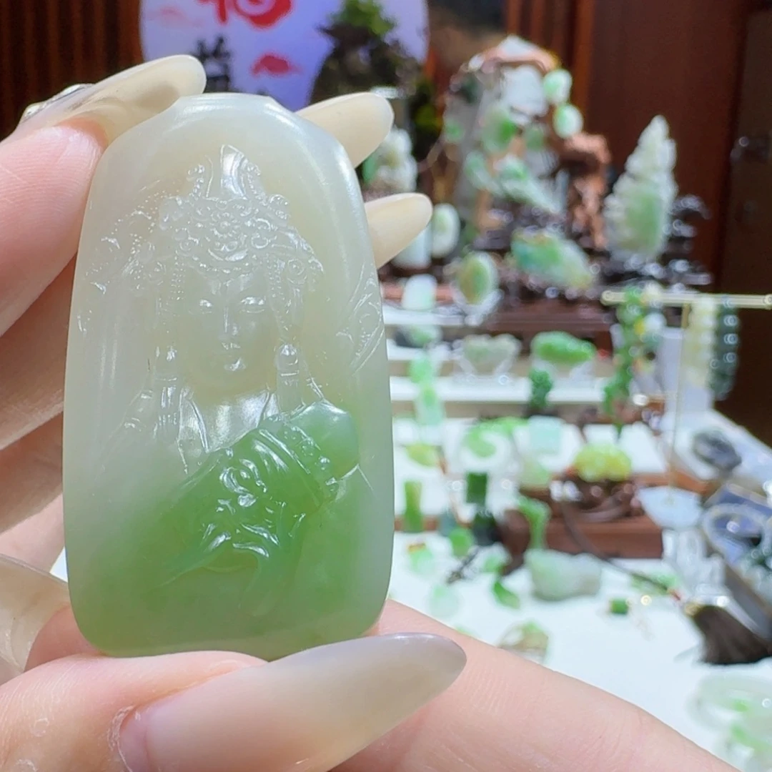 未镶嵌和田玉（翠青玉）挂件翠青扎基拉姆