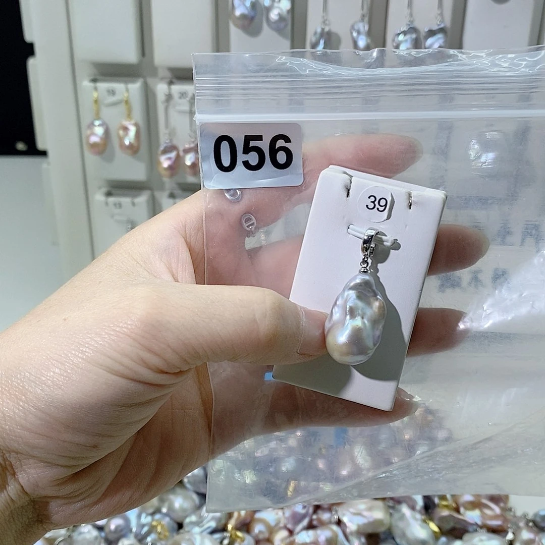 淡水珍珠合金颈饰