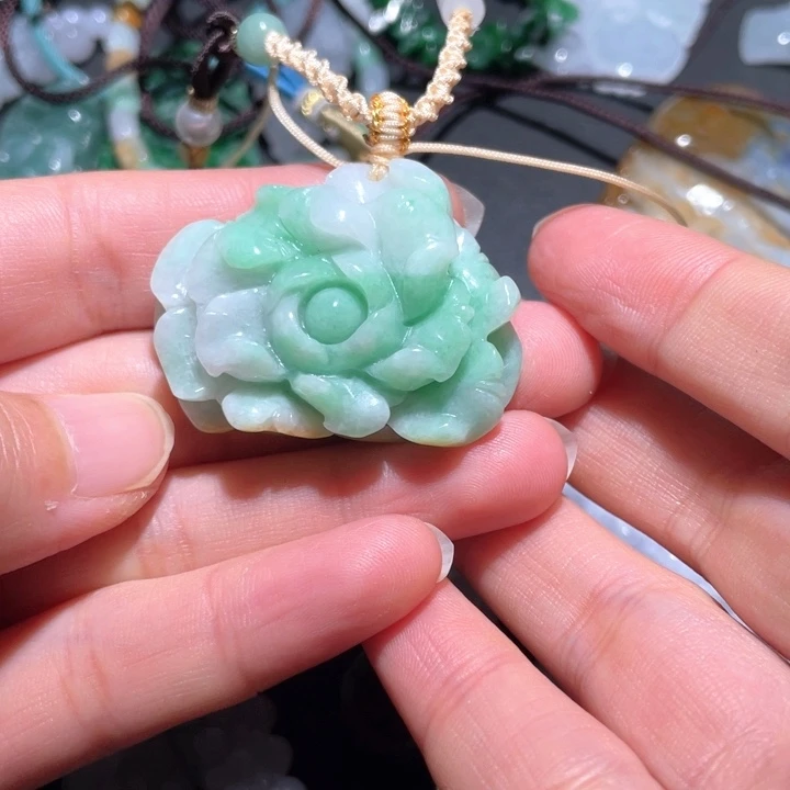 【闪购商品】翡翠颈饰未镶嵌天然翡翠