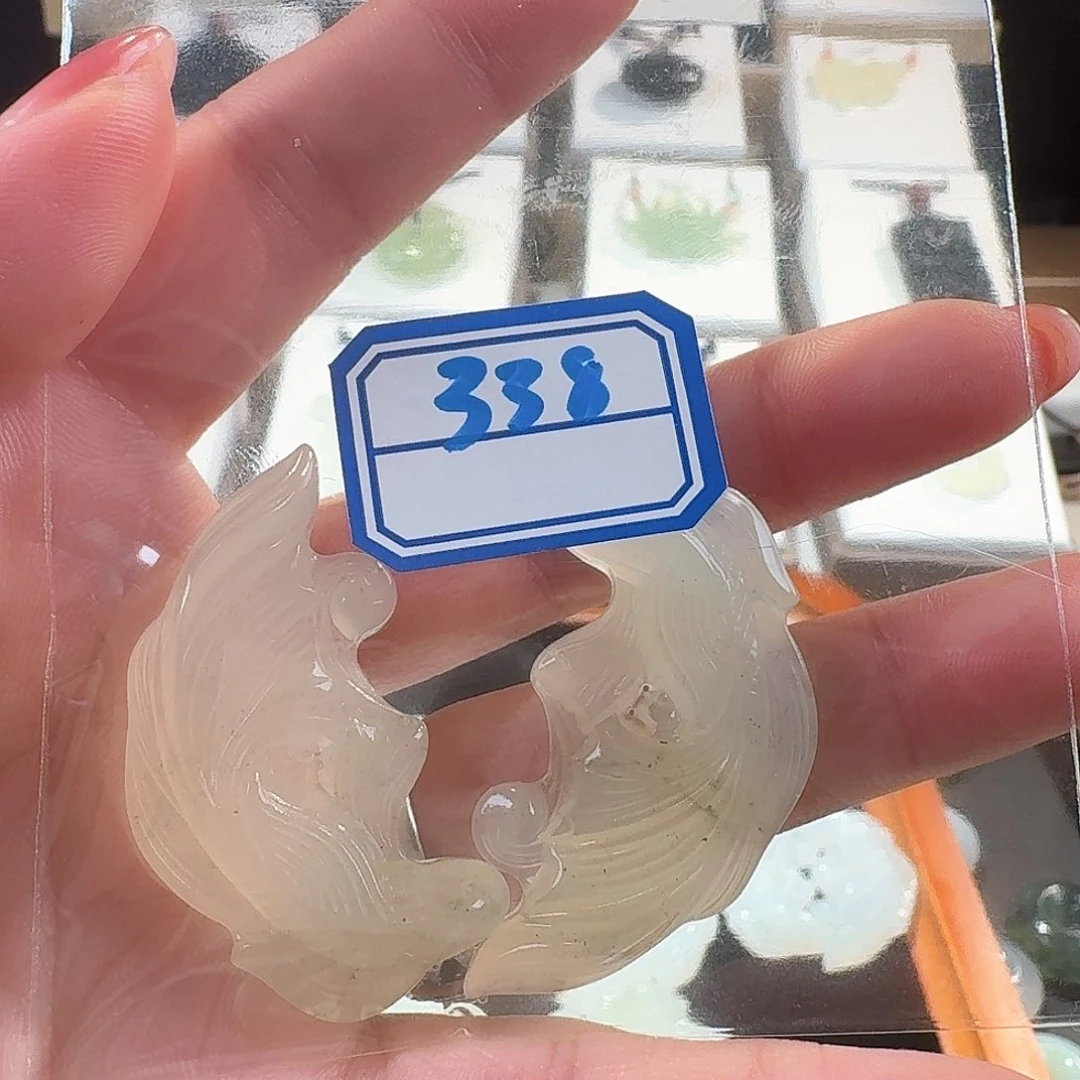 蛇纹石玉颈饰合金精美礼品