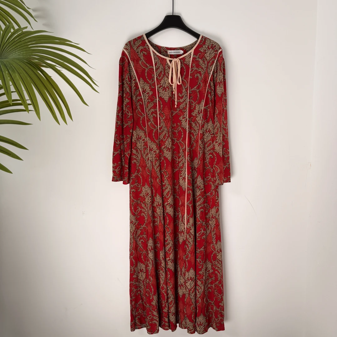 繁花撞色拼接冰丝连衣裙