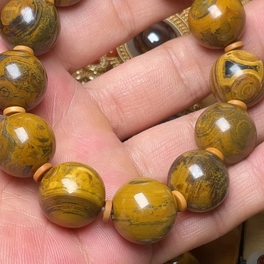 刘***江玛瑙/玉髓未镶嵌颈饰