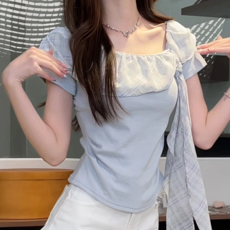 2025夏季新款甜美风露肩格纹撞色荷叶边飘带设计感短袖上衣DM6647