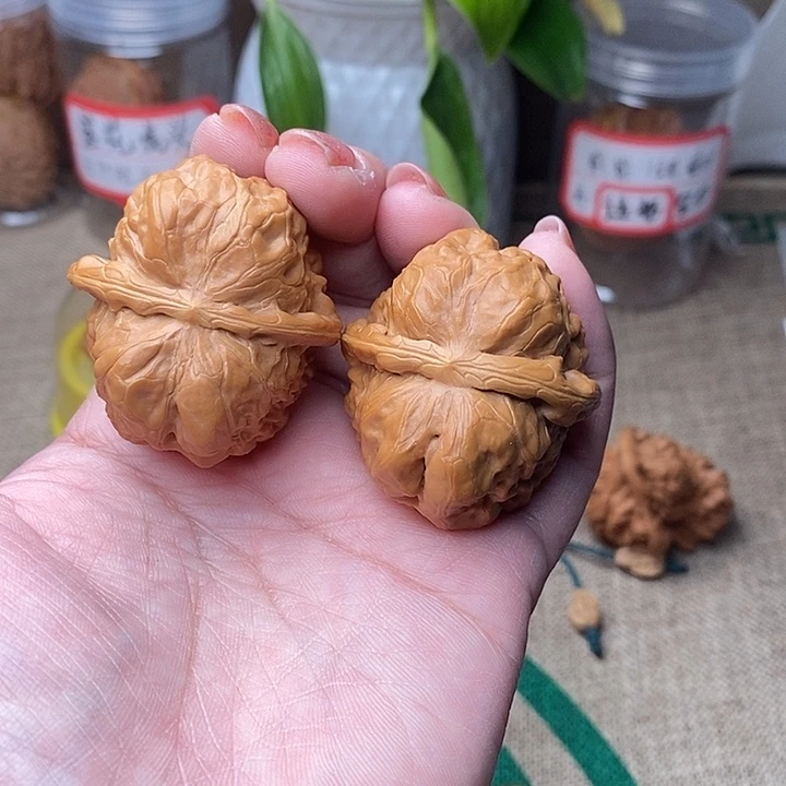 文玩核桃吊坠蛤蟆头