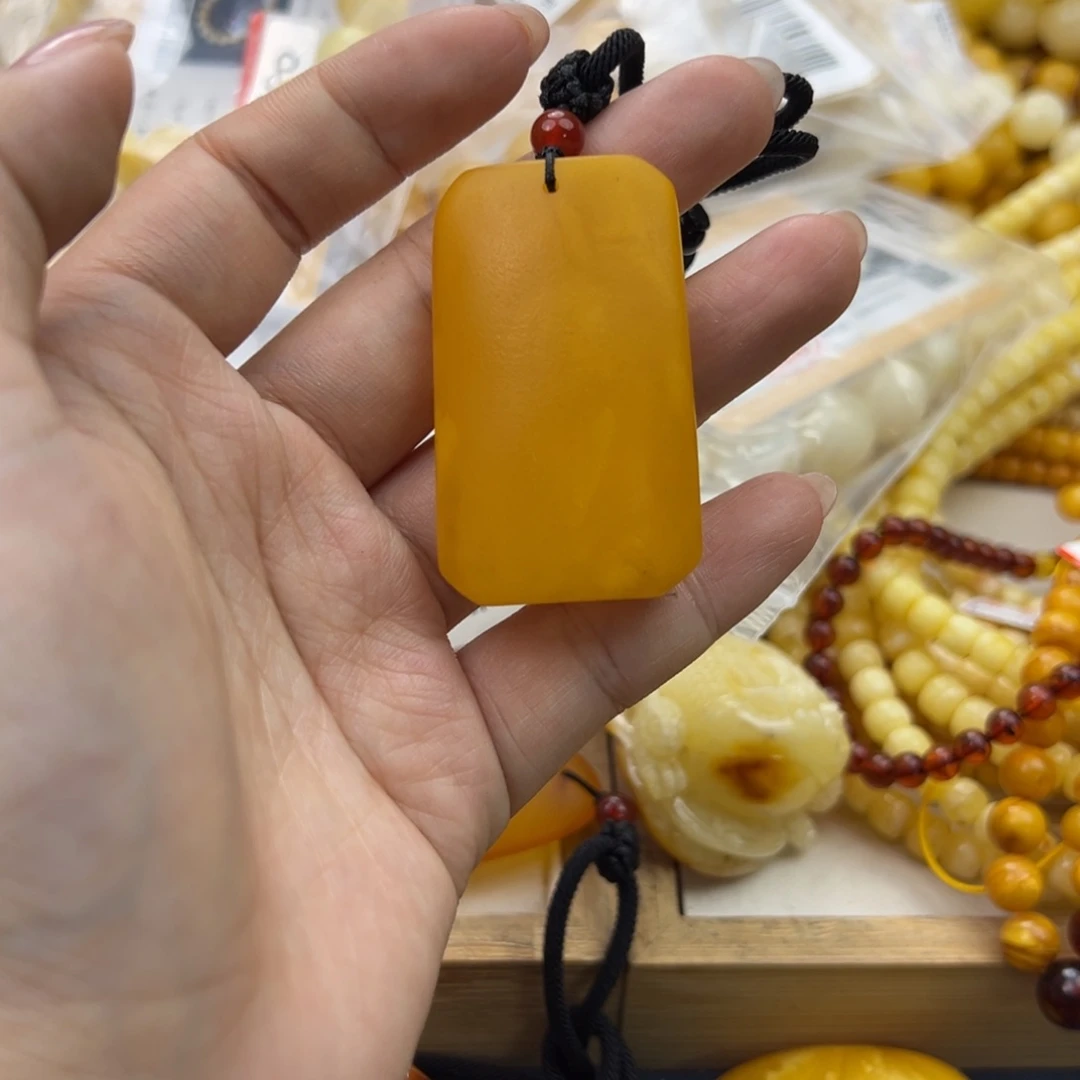 琥珀珠宝奇石未镶嵌