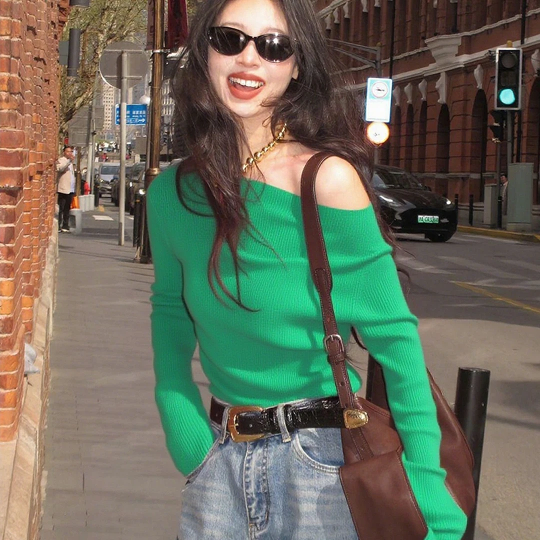 2025早秋新款绿色露肩针织衫奶fufu慵懒风上衣高级感超好看毛衣女