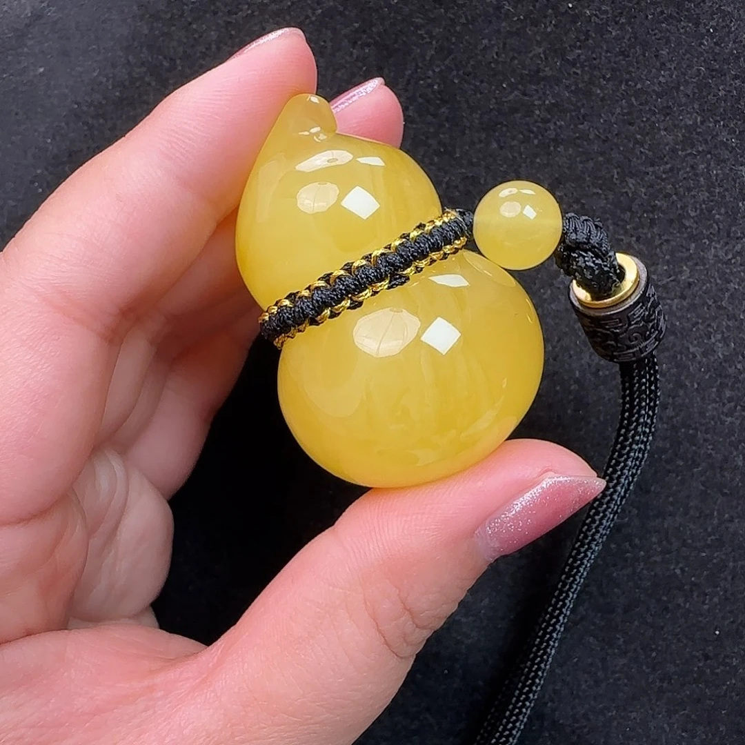 蜜蜡未镶嵌珠宝奇石
