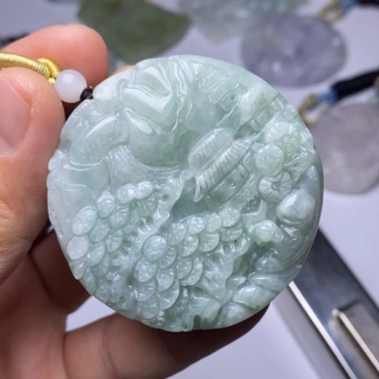 翡翠未镶嵌颈饰翡翠