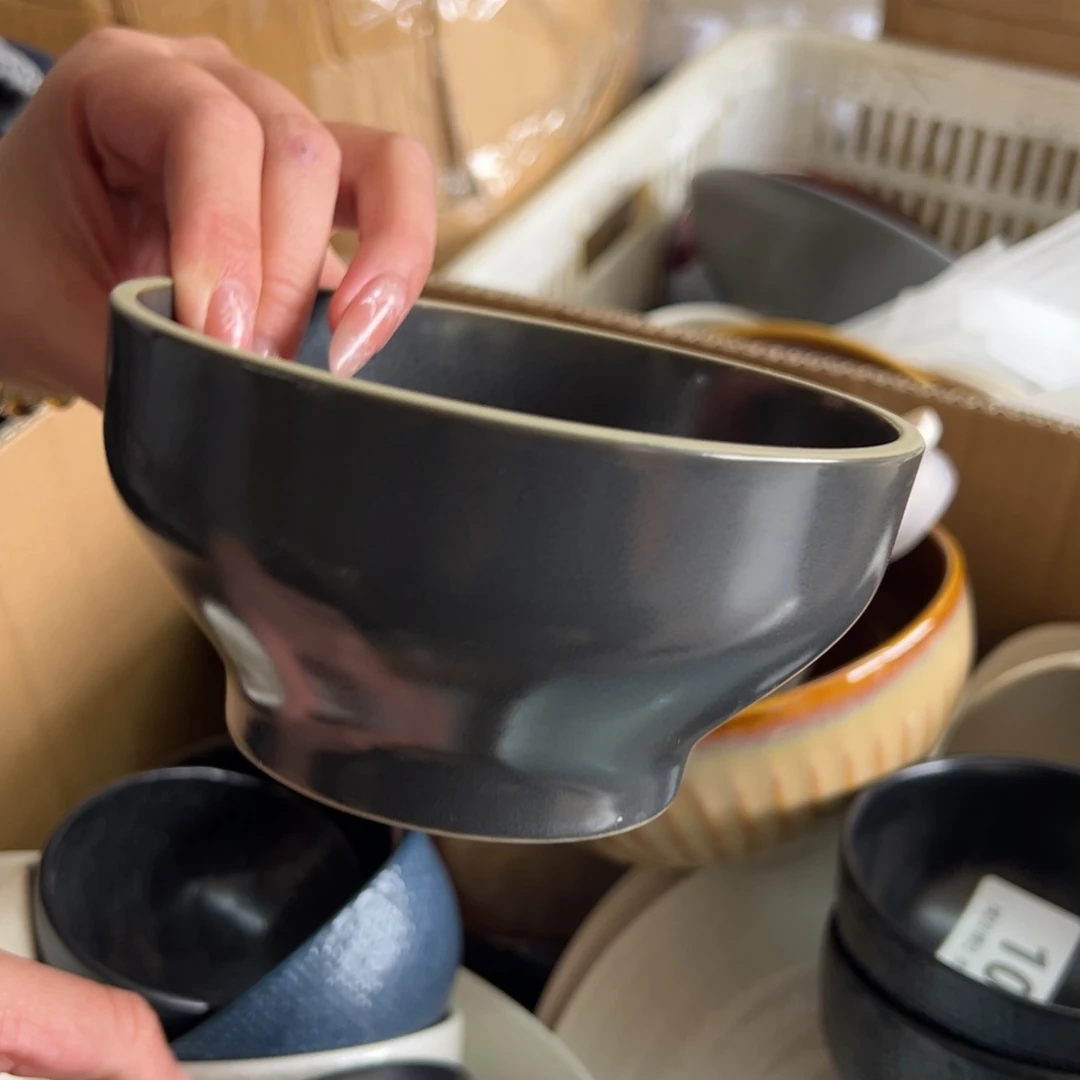 新骨瓷016瑕疵慎拍烟灰黑 5寸米饭碗