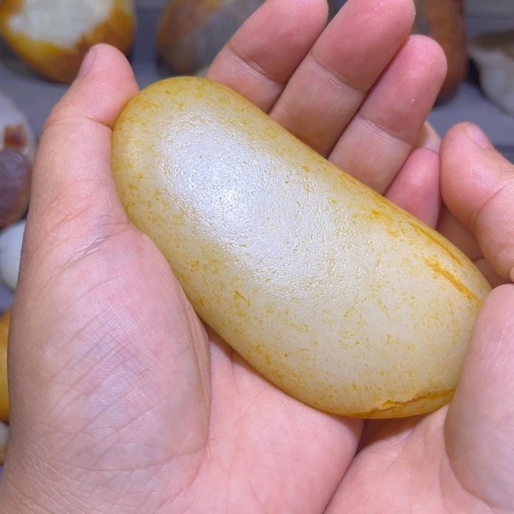 凡***人和田玉未镶嵌颈饰