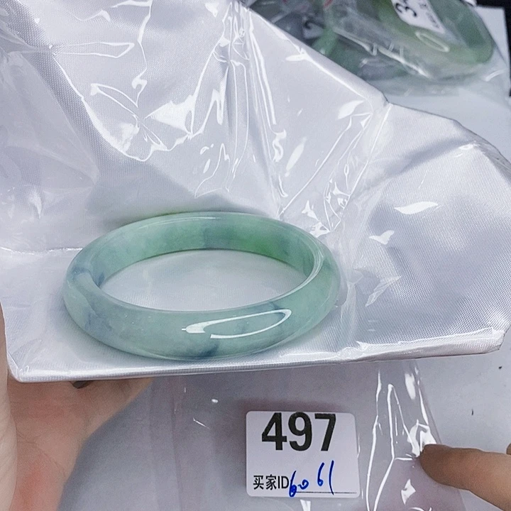 翡翠未镶嵌手镯一图一物实物为准（微瑕处理）