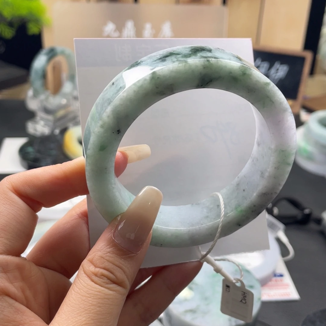 定制翡翠未镶嵌翡翠手镯基地质检发货