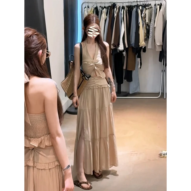 2025夏季新款法式高级感挂脖V领无袖上衣气质高腰褶皱开叉半身裙