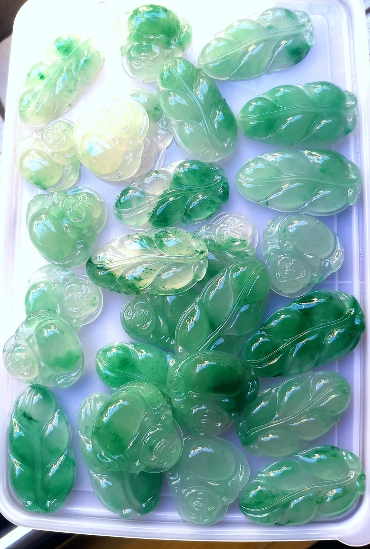 （直播间专用链接）天然独龙玉冰飘花佛公叶子吊坠非洲翠冰透挂件