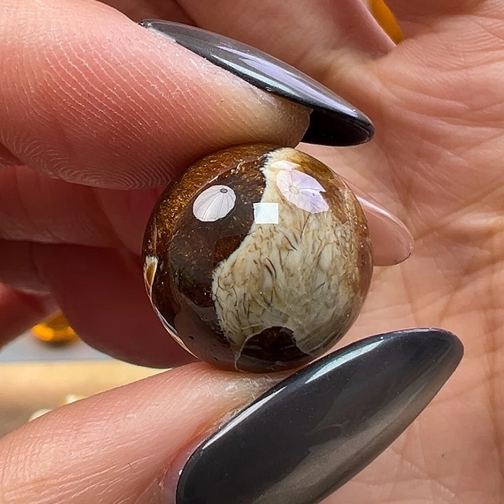 蜜蜡未镶嵌珠宝奇石