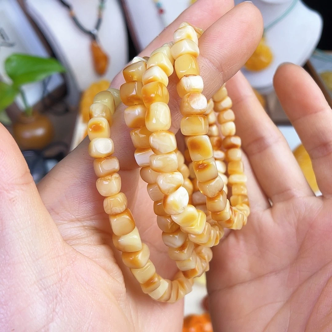 未镶嵌琥珀珠宝奇石多样性发一条