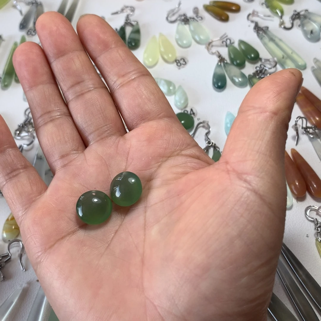 蛇纹石玉未镶嵌耳环?****宝