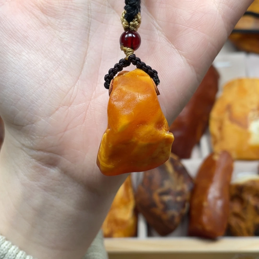 琥珀珠宝奇石未镶嵌