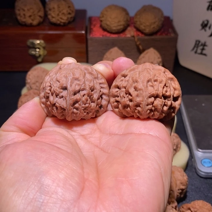 ****事文玩核桃吊坠宫灯