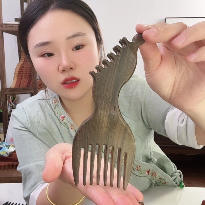 绿檀木凤凰梳子二等品