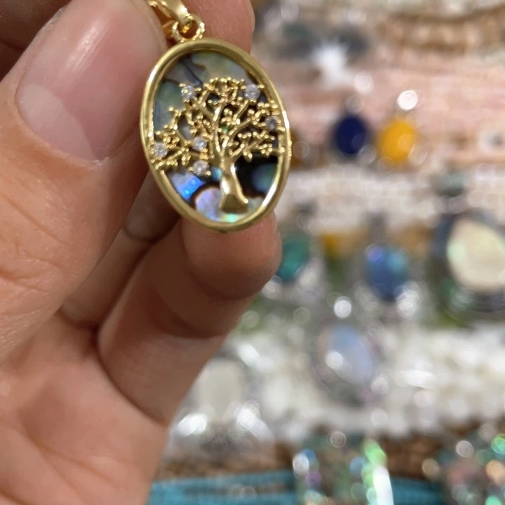 贝壳非金属一个金色小生命树吊坠