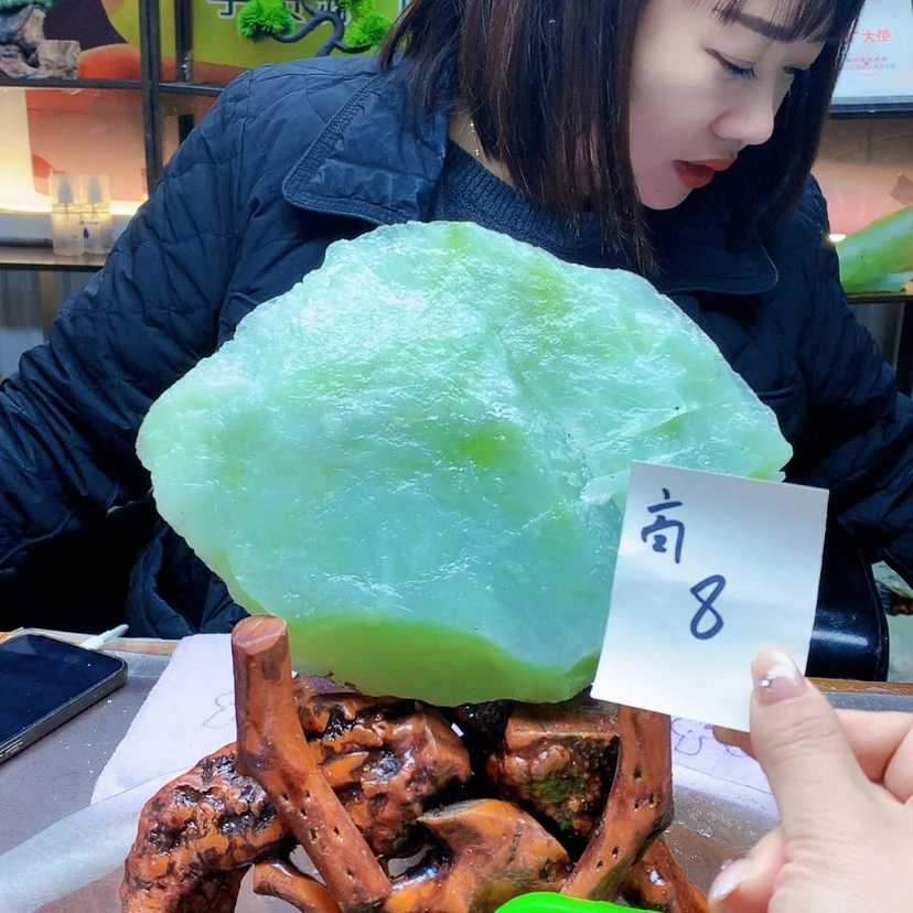 【闪购商品】未镶嵌蛇纹石玉原石L****i