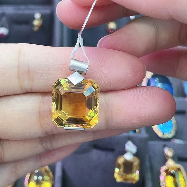颈饰18K金镶嵌紫晶20克拉