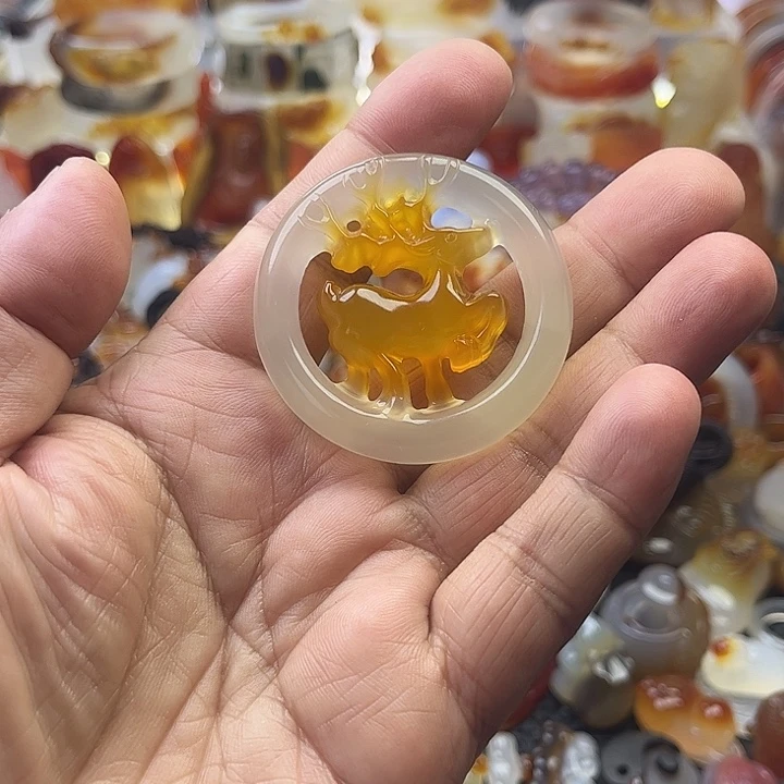 艾***玛瑙/玉髓未镶嵌颈饰