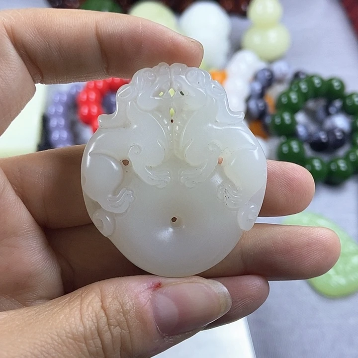 和田玉未镶嵌颈饰