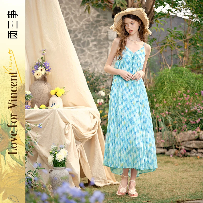 两三事梵高文艺浪漫复苏2025春季新款度假风格子印花吊带裙连衣裙