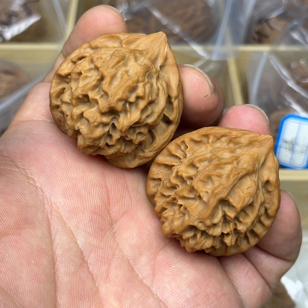 爱***陈文玩核桃吊坠40龙鳞
