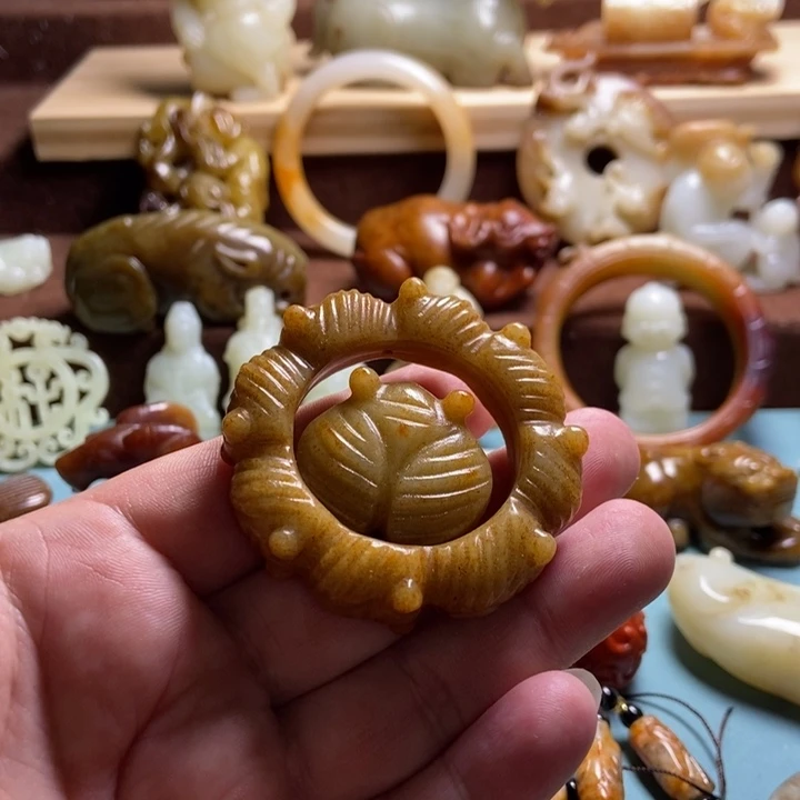 和田玉未镶嵌挂件