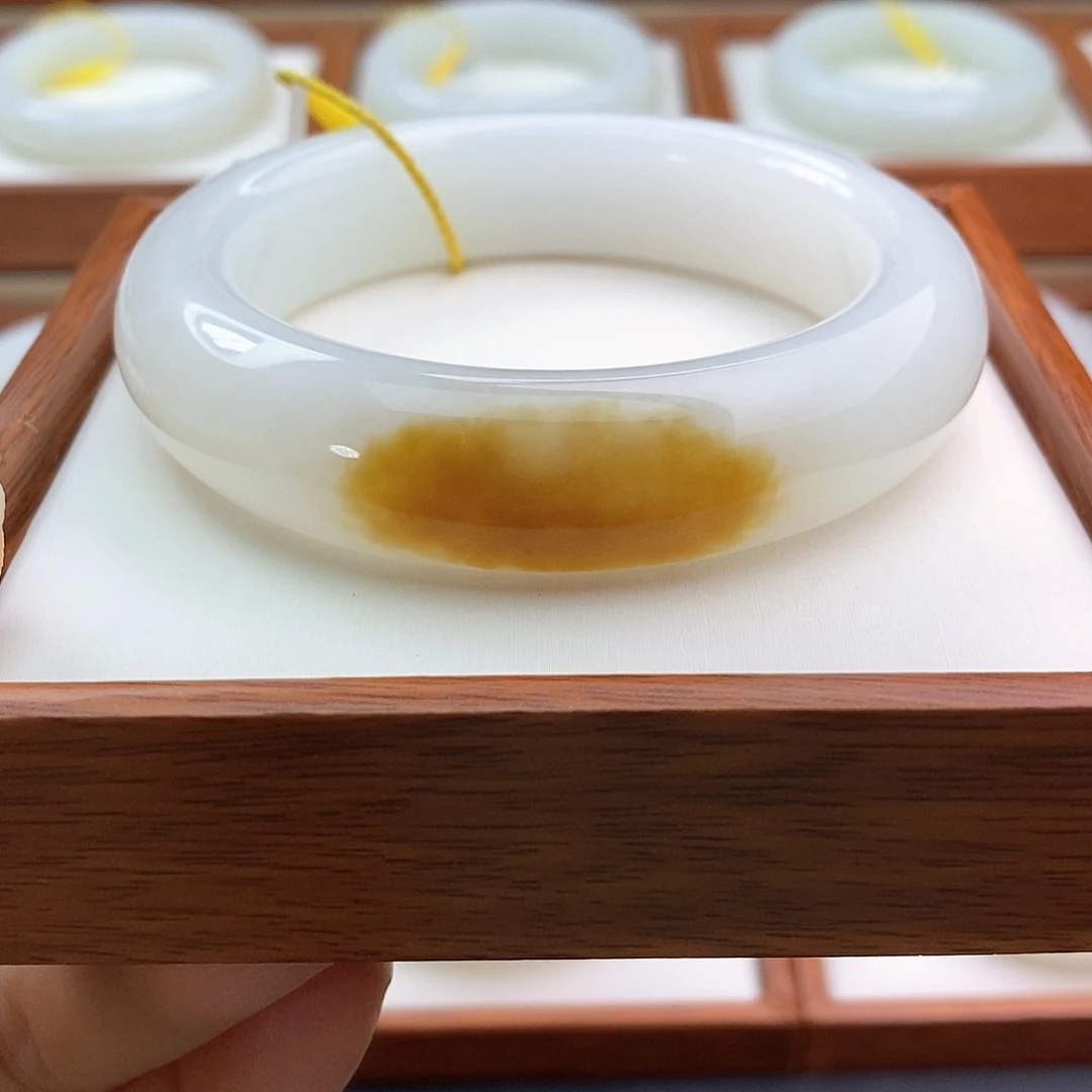 和田玉（糖玉）手镯未镶嵌